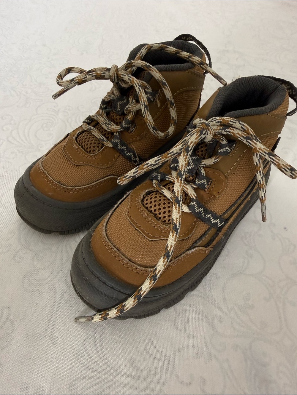 Oshkosh B’Gosh Vuelta Toddler Boys Ankle Lace Boots Size 10